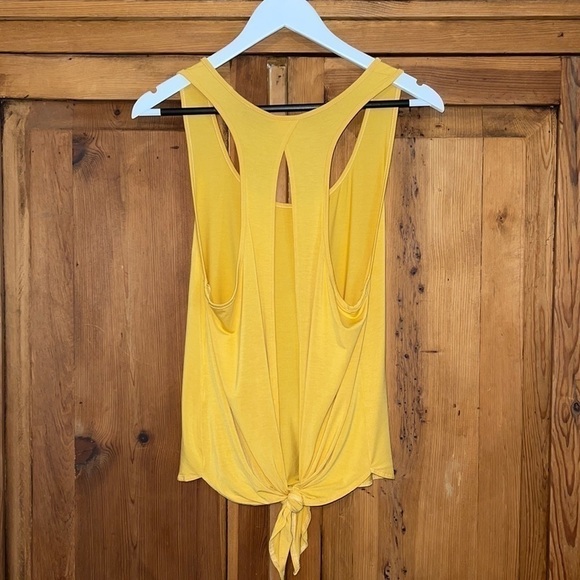 ICYZONE VISCOSE Mustard Yellow Tie Back Lightweight Drapey Tank Sz. L - Picture 1 of 14